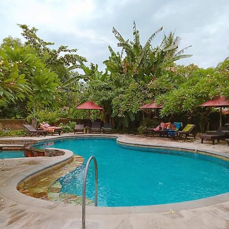 Rini Hotel Lovina  Ngoại thất bức ảnh
