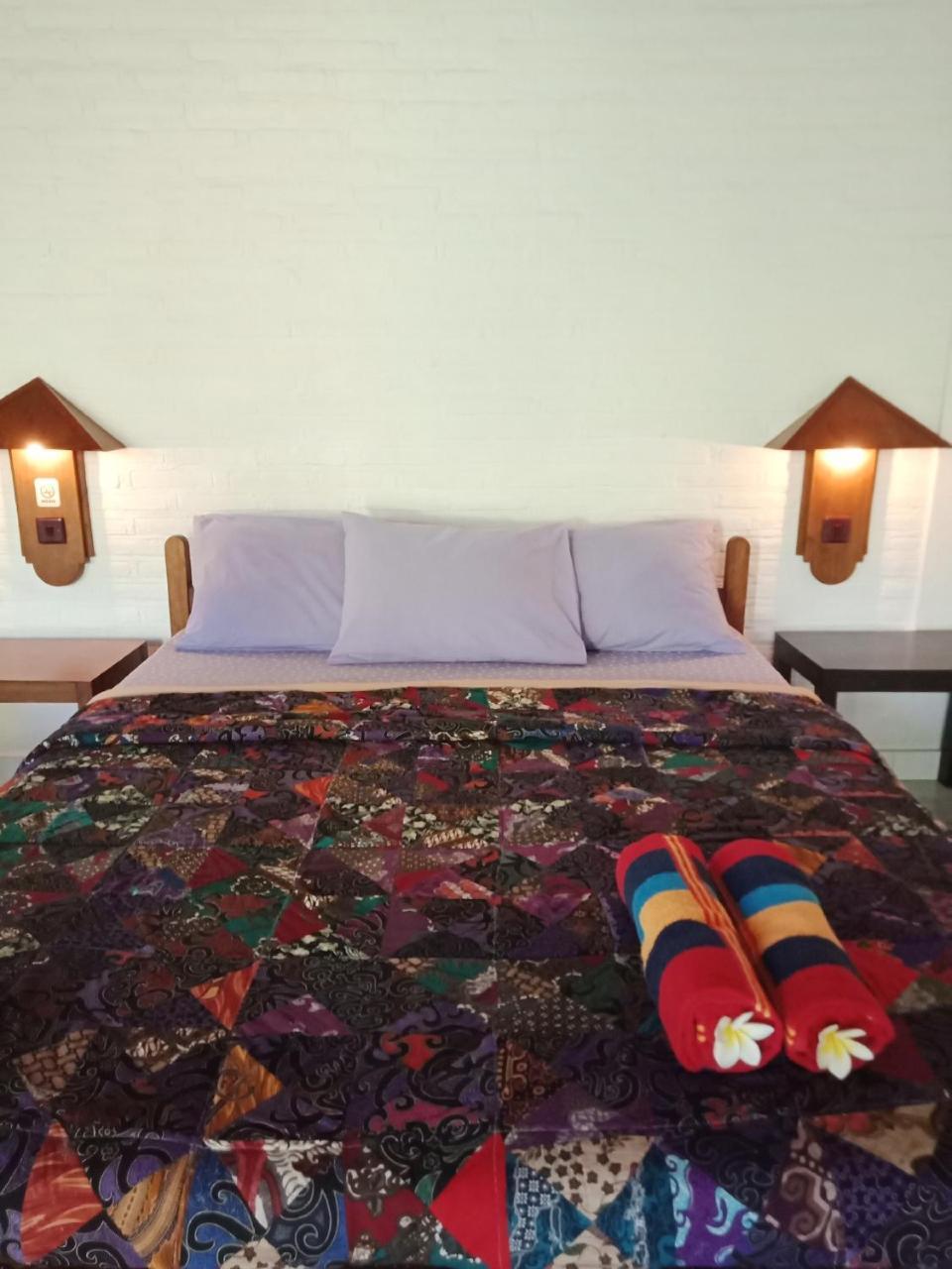 Rini Hotel Lovina  Ngoại thất bức ảnh
