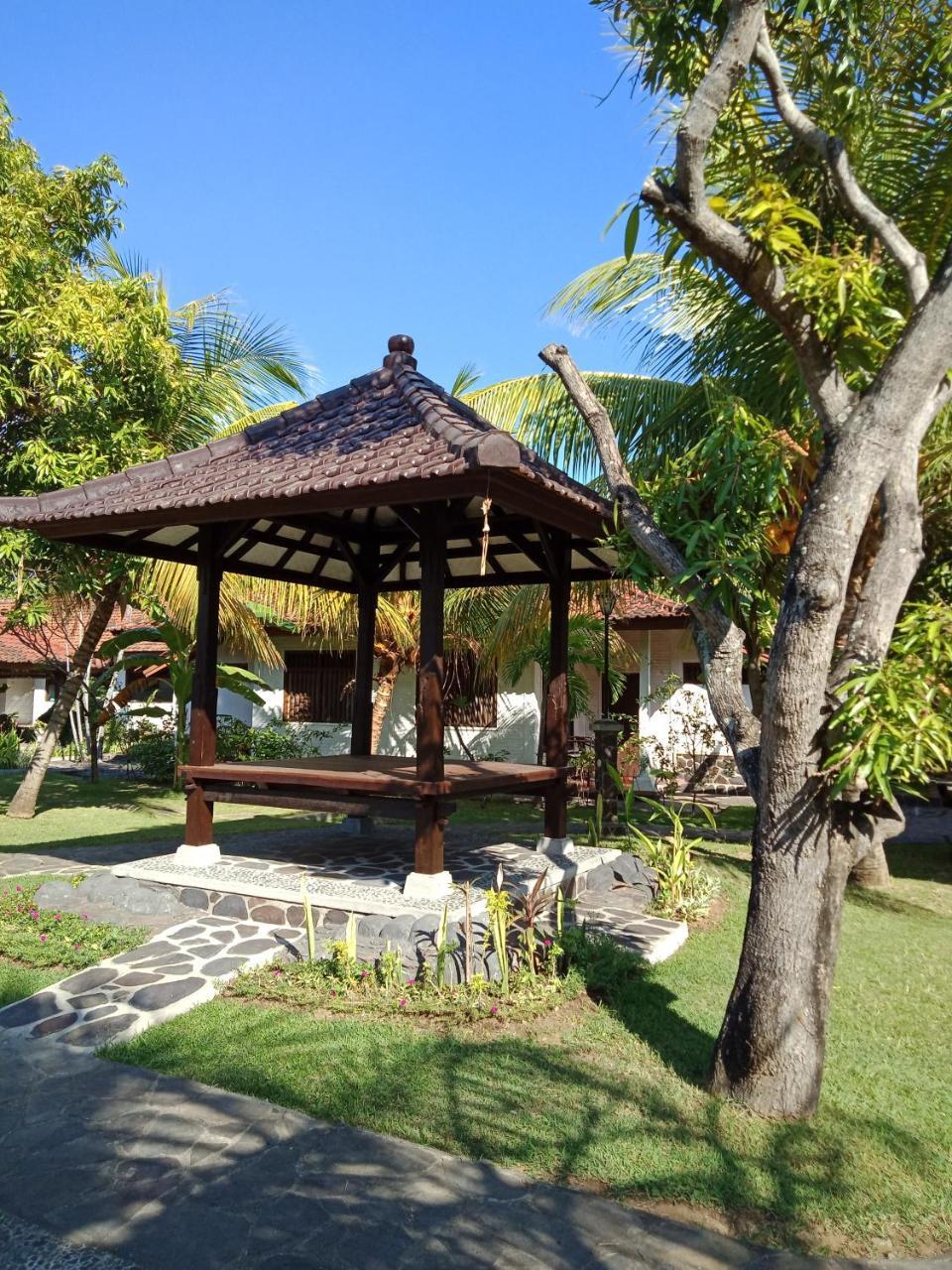 Rini Hotel Lovina  Ngoại thất bức ảnh