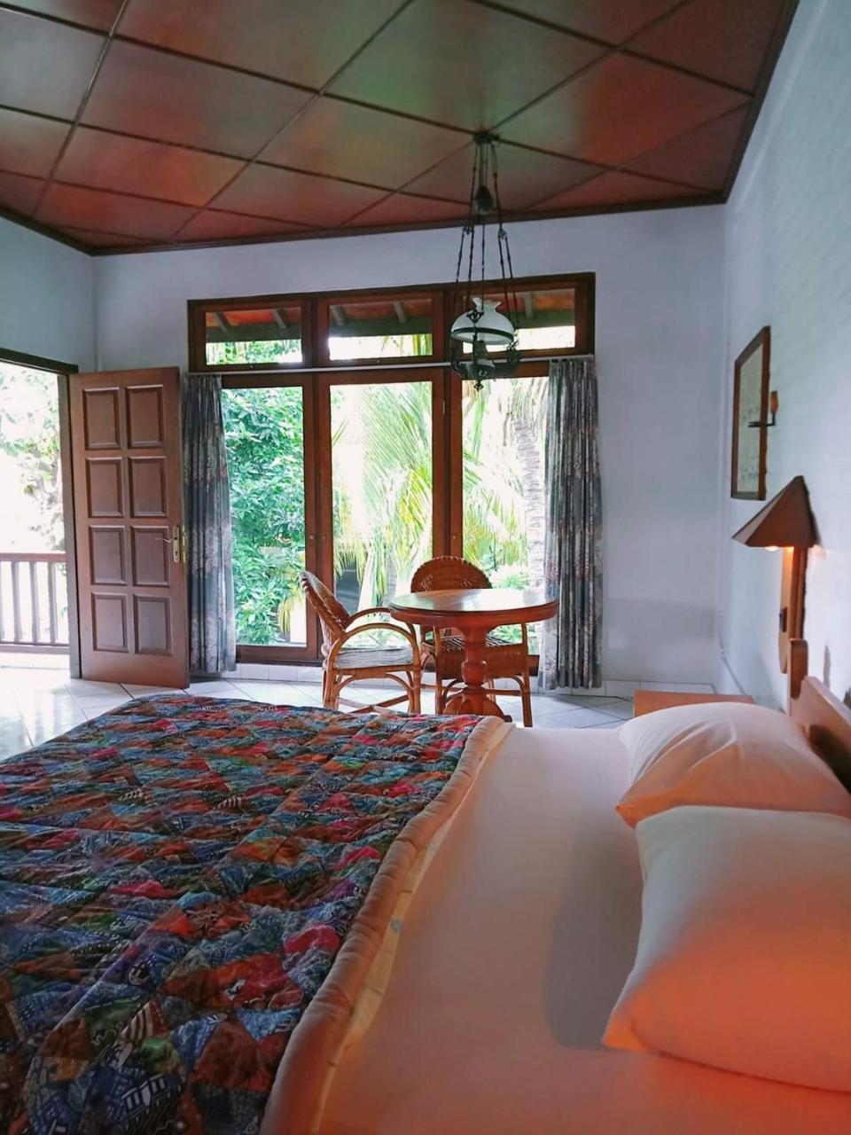 Rini Hotel Lovina  Phòng bức ảnh